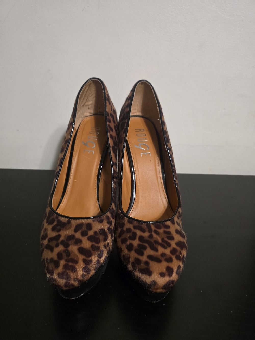 Rouge Helium Leopard Print Round-Toe Pumps in Brown